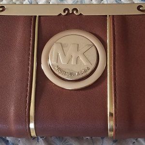 Michael Kors Wristlet--Great Gift for the Holidays!
